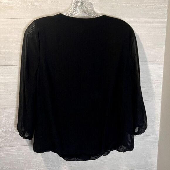 JM Collection Women's V-neckline Mesh Trim Long Sleeves Pullover Blouse - Picture 4 of 5